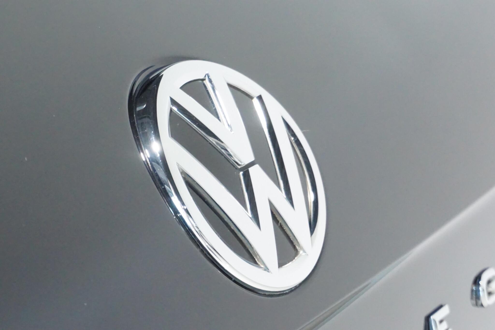 Volkswagen Touareg 3.0 TDI V6 R-Line SUV 5dr Diesel Tiptronic 4Motion Euro 6 (s/s) (286 ps)